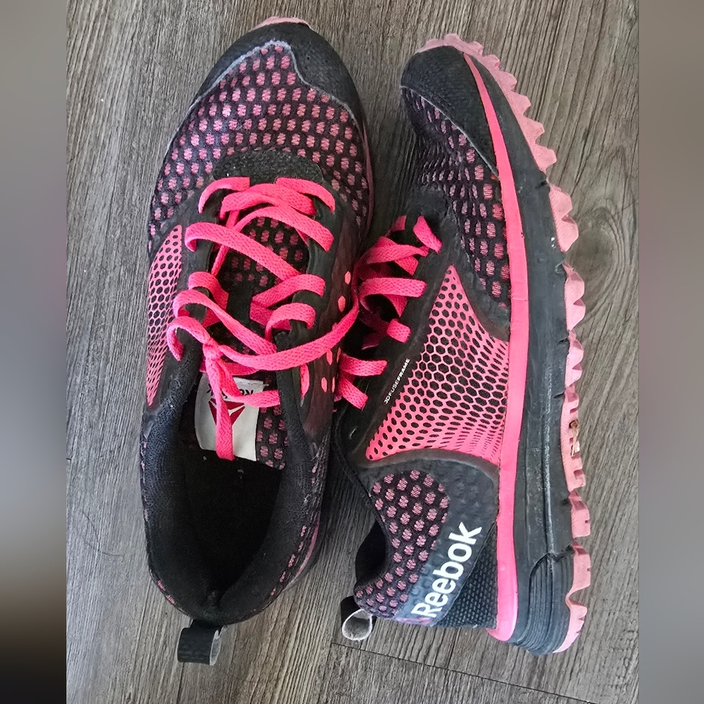 Reebok Women's Black and Pink Athletic Shoes